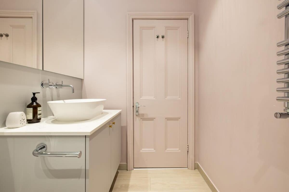 Stylish And Spacious 2 Bed Flat On Chelsea *