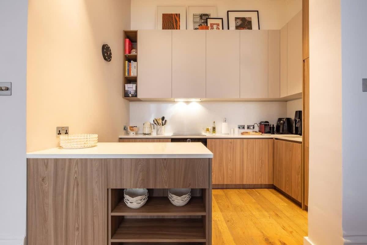 Stylish And Spacious 2 Bed Flat On Chelsea *